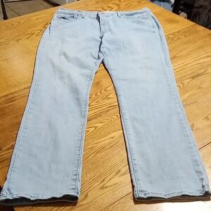 LEVI Jeans Womens 16 BLUE CLASSIC STRAIGHT Denim Pants Preowned Light Wash Used